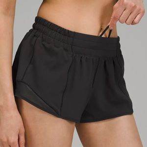 Lululemon Hotty Hot shorts 2.5”